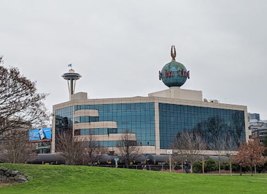 washington/seattle/landmark/p-i-globe