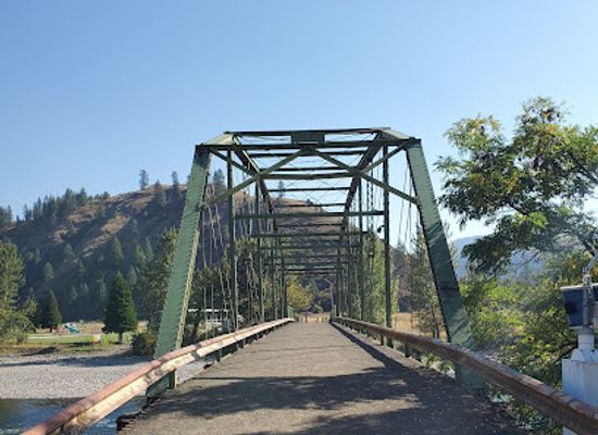 oregon/wallowa-county/landmark/troy-resort-and-wenaha-bar-grill
