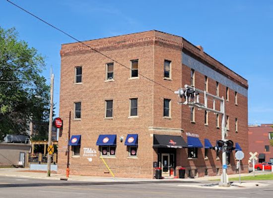 minnesota/rochester/landmark/the-redwood-room