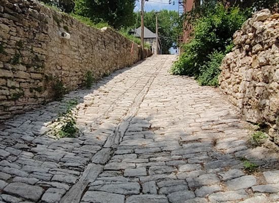 iowa/burlington/landmark/cobblestone-alley