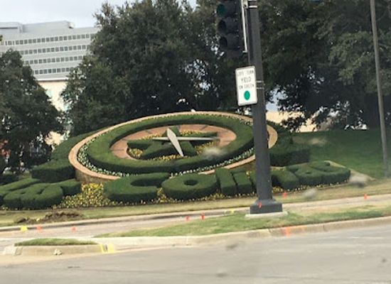texas/irving/valley-ranch/landmark/las-colinas-flower-clock