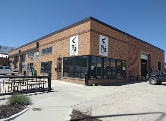 south-dakota/custer/landmark/old-pine-social