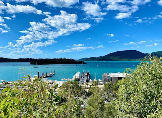 australia/airlie-beach/landmark/airlie-beach-lookout
