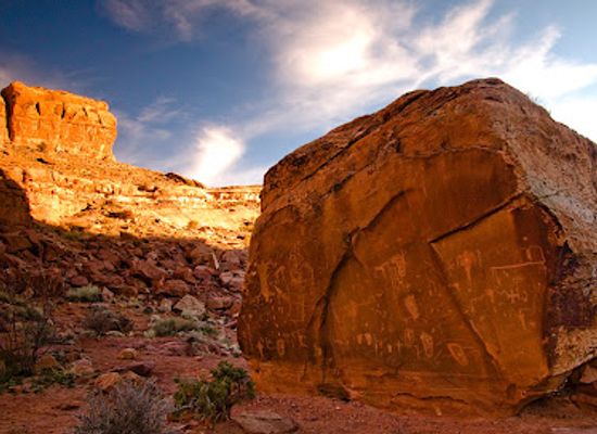 utah/canyonlands/landmark/birthing-scene-petroglyph