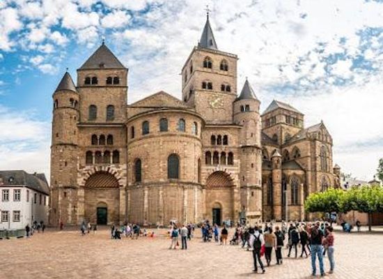 luxembourg/grevenmacher/landmark/trier