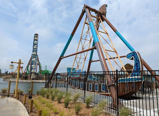 iowa/waterloo/landmark/lost-island-themepark