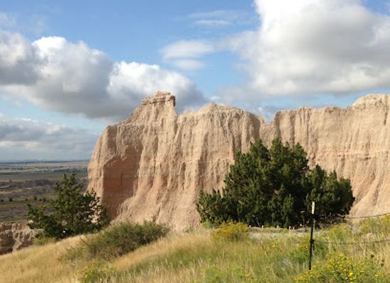 south-dakota/badlands/landmark/cliff-shelf-nature-trailhead