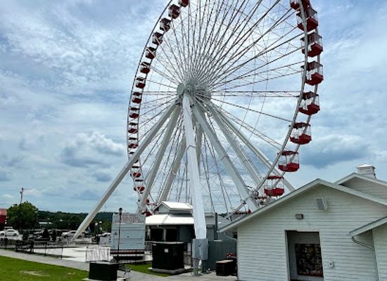 missouri/table-rock-lake/landmark/branson-ferris-wheel