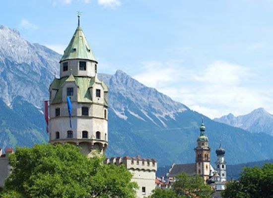 austria/karwendel-mountains/landmark/burg-hasegg-munze-hall-in-tirol