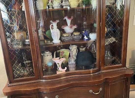 north-dakota/missouri-plateau/landmark/larry-lynne-antiques