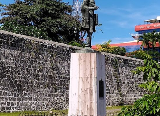 philippines/cebu-city/landmark/antonio-pigafetta-monument