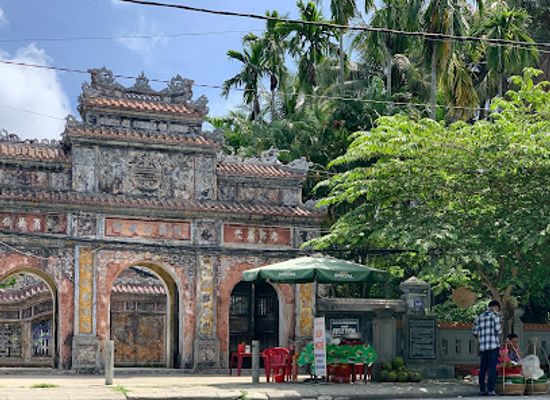 vietnam/hue/phu-hoi/landmark/phu-tuy-ly-vuong