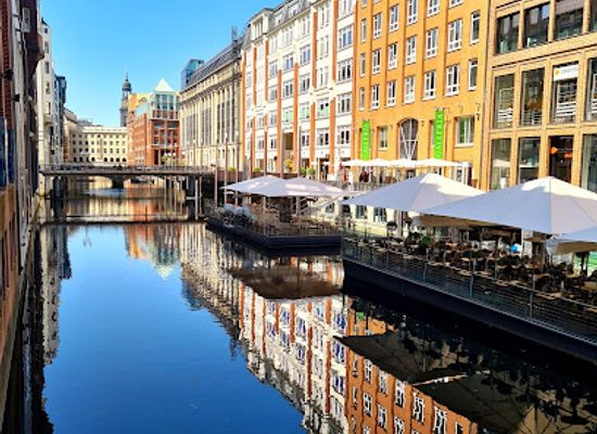 germany/hamburg/altstadt/landmark/bleichensteg
