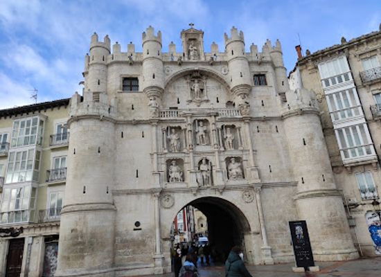 spain/burgos/landmark/st-mary-s-bridge