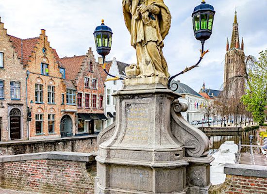 belgium/bruges/landmark/statue-of-saint-joannes-nepomucenus