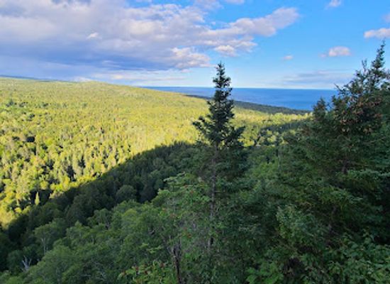 minnesota/lake-superior-s-north-shore/landmark/lookout-mountain
