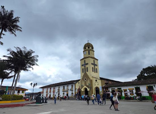 colombia/risaralda-department/landmark/plaza-de-bolivar-salento