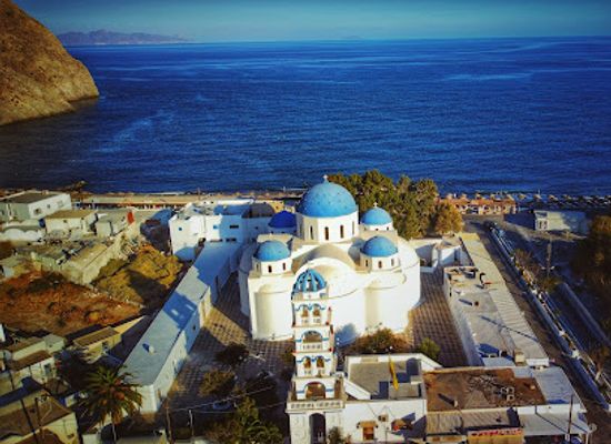greece/santorini/perissa/landmark/church-of-the-holy-cross