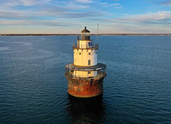 massachusetts/new-bedford/landmark/butler-flats-lighthouse