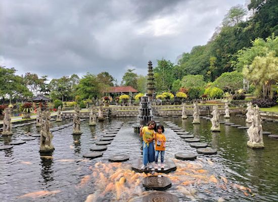 indonesia/highlands-papua/landmark/tirta-gangga