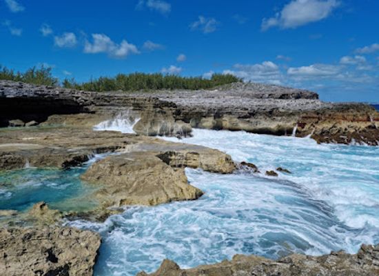 the-bahamas/eleuthera/landmark/queen-s-baths