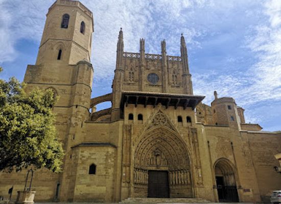 spain/huesca/landmark/catedral-de-huesca