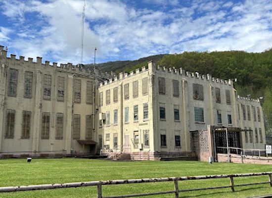tennessee/upper-cumberland/landmark/historic-brushy-mountain-state-penitentiary