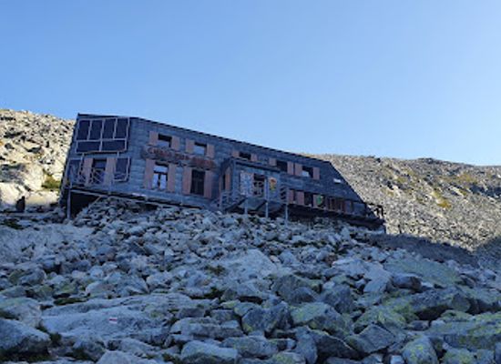 slovakia/tatranska-lomnica/landmark/chata-pod-rysmi