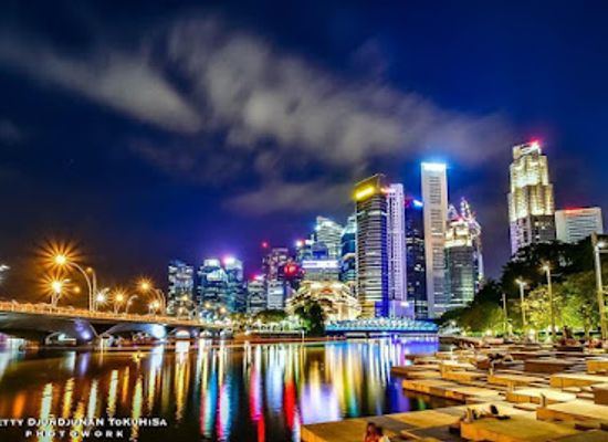 singapore/orchard-road/landmark/queen-elizabeth-walk