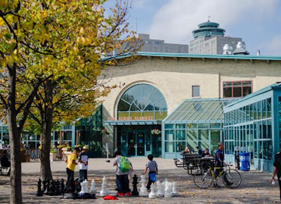 canada/winnipeg/osborne-village/landmark/the-forks-market