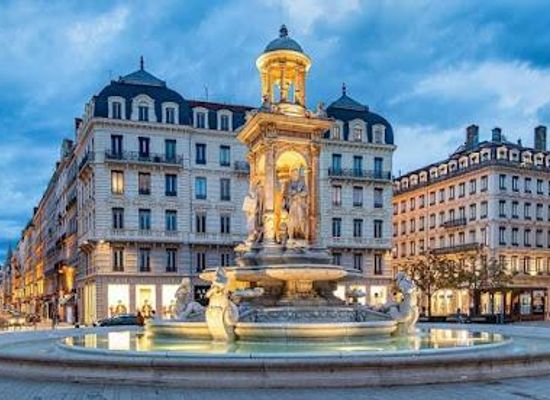 france/lyon/landmark/pl-des-jacobins