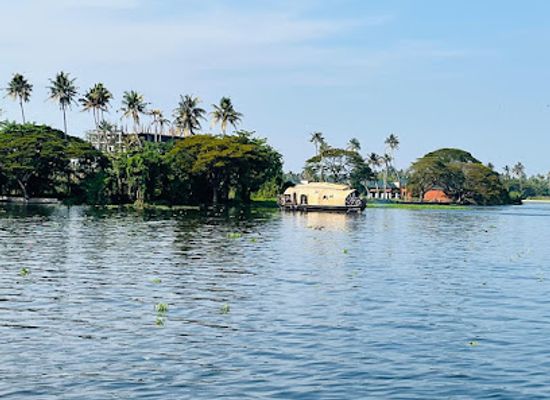 india/kerala-backwaters/landmark/alleppey-backwaters-boating