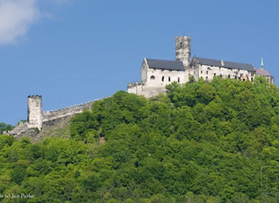 czechia/north-bohemia/landmark/state-castle-bezdez