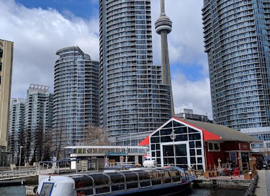 canada/toronto/harbourfront/landmark/york-quay