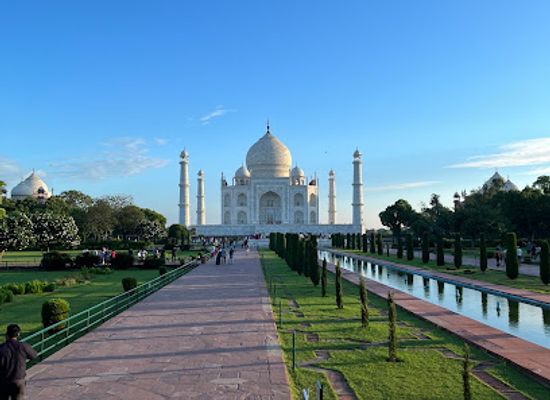 india/eastern-india/landmark/india-saying-namaste-trips