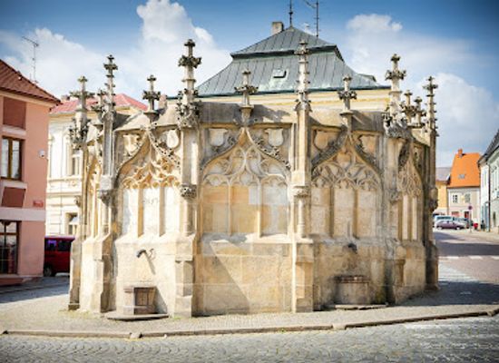 czechia/kutna-hora/landmark/gothic-stone-fountain