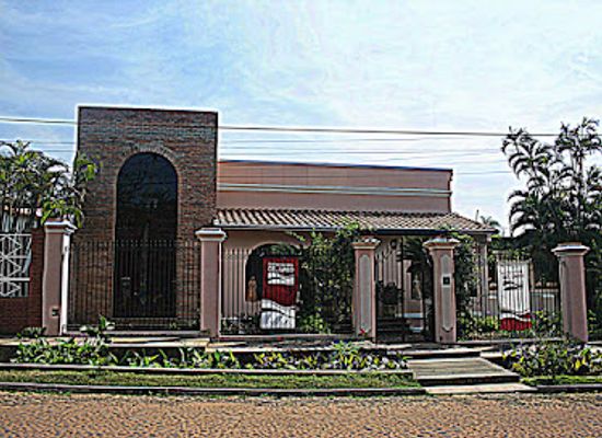 paraguay/aregua/landmark/centro-cultural-del-lago-aregua