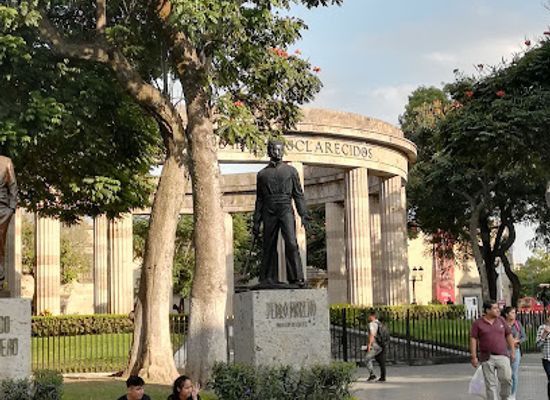 mexico/guadalajara/zona-minerva/landmark/rotonda-de-los-jaliscienses-ilustres