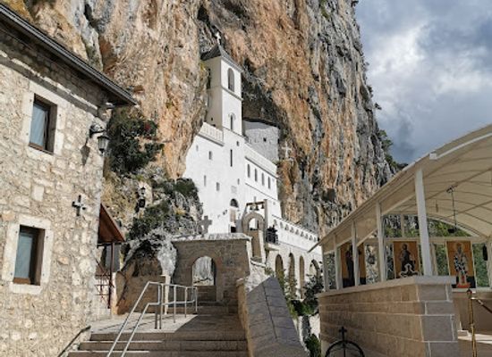 montenegro/vasojevici/landmark/ostrog-orthodox-monastery