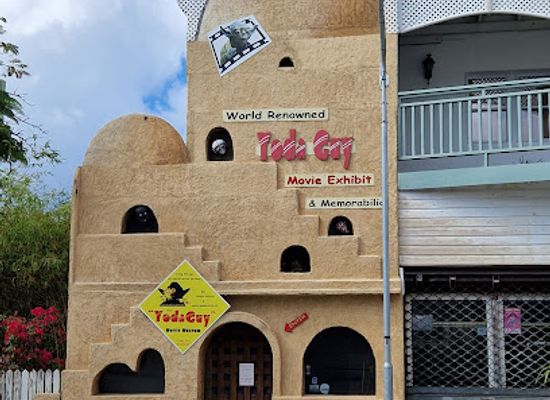 sint-maarten/lowlands/landmark/yoda-guy-movie-exhibit