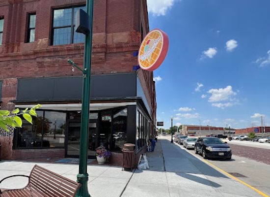 nebraska/north-platte/landmark/double-dips-ice-creamery-canteen-district