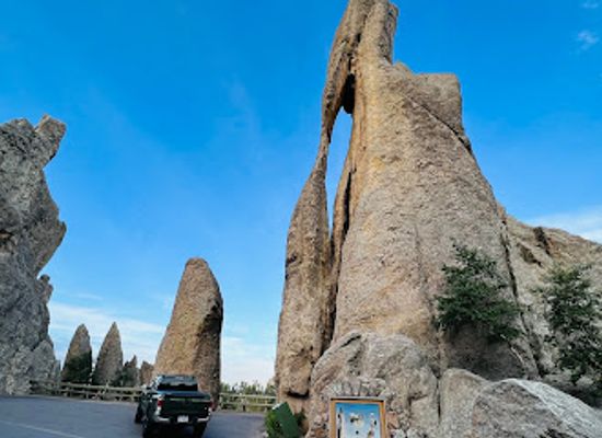 south-dakota/needles-highway/landmark/needles-eye-tunnel