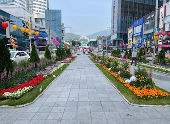 south-korea/busan/landmark/gunamro-culture-square