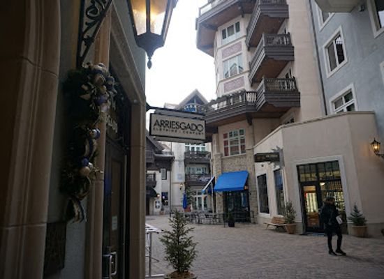 colorado/vail/landmark/arriesgado-clothing-company-vail