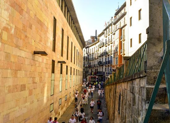 spain/pamplona/landmark/hornacina-de-san-fermin