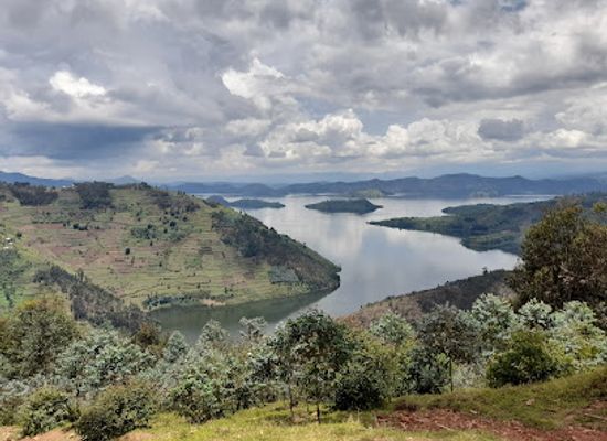 rwanda/volcanoes-national-park/landmark/lake-burera
