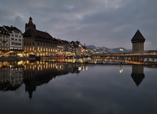 switzerland/lucerne/chapel-bridge/landmark/jesuitenplatz