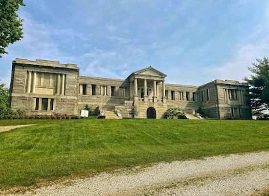 ohio/central-ohio/landmark/green-lawn-abbey