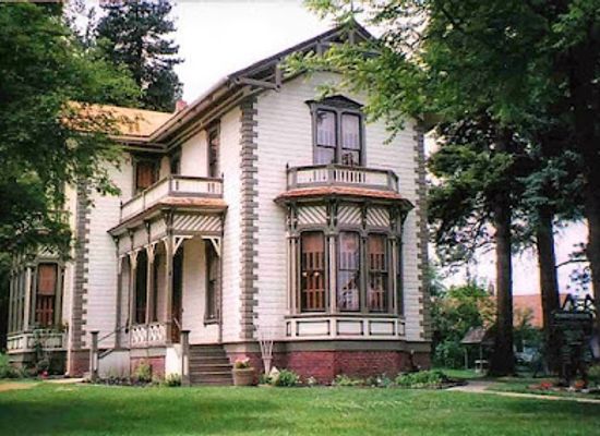 oregon/washington-county/landmark/whitman-county-historical-society-perkins-house-and-cabin