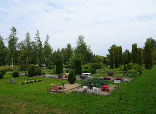 estonia/rapla-county/landmark/rapla-matuseburoo